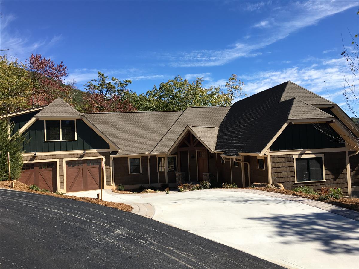 A picture of the property located at 72 WONDERLAND RIDGE LN, FAIRVIEW NC 28730.