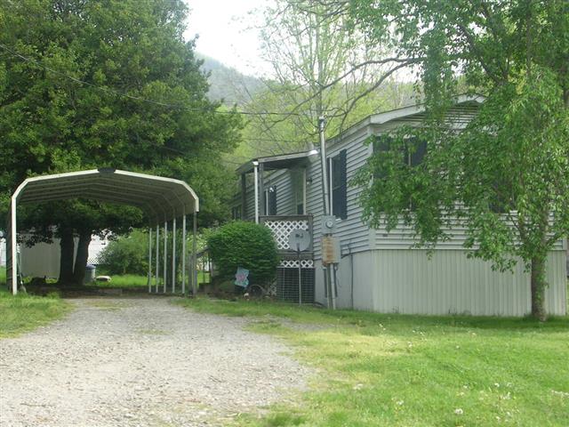 A picture of the property located at 4 COYS XING, FAIRVIEW NC 28730.