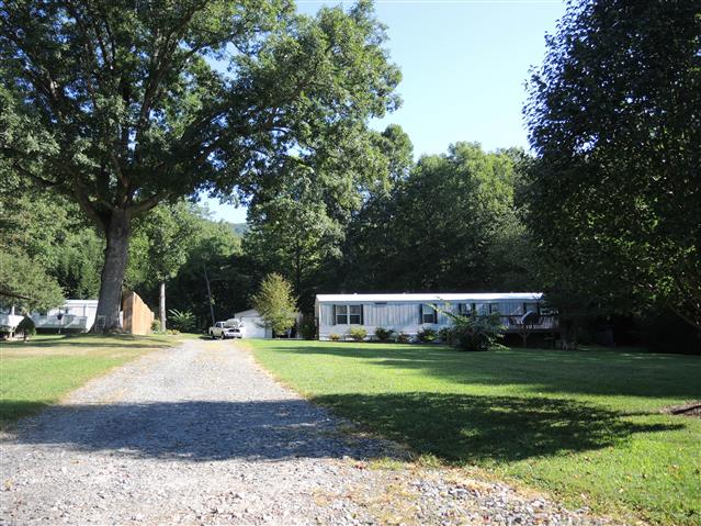 A picture of the property located at 6 COYS XING, FAIRVIEW NC 28730.