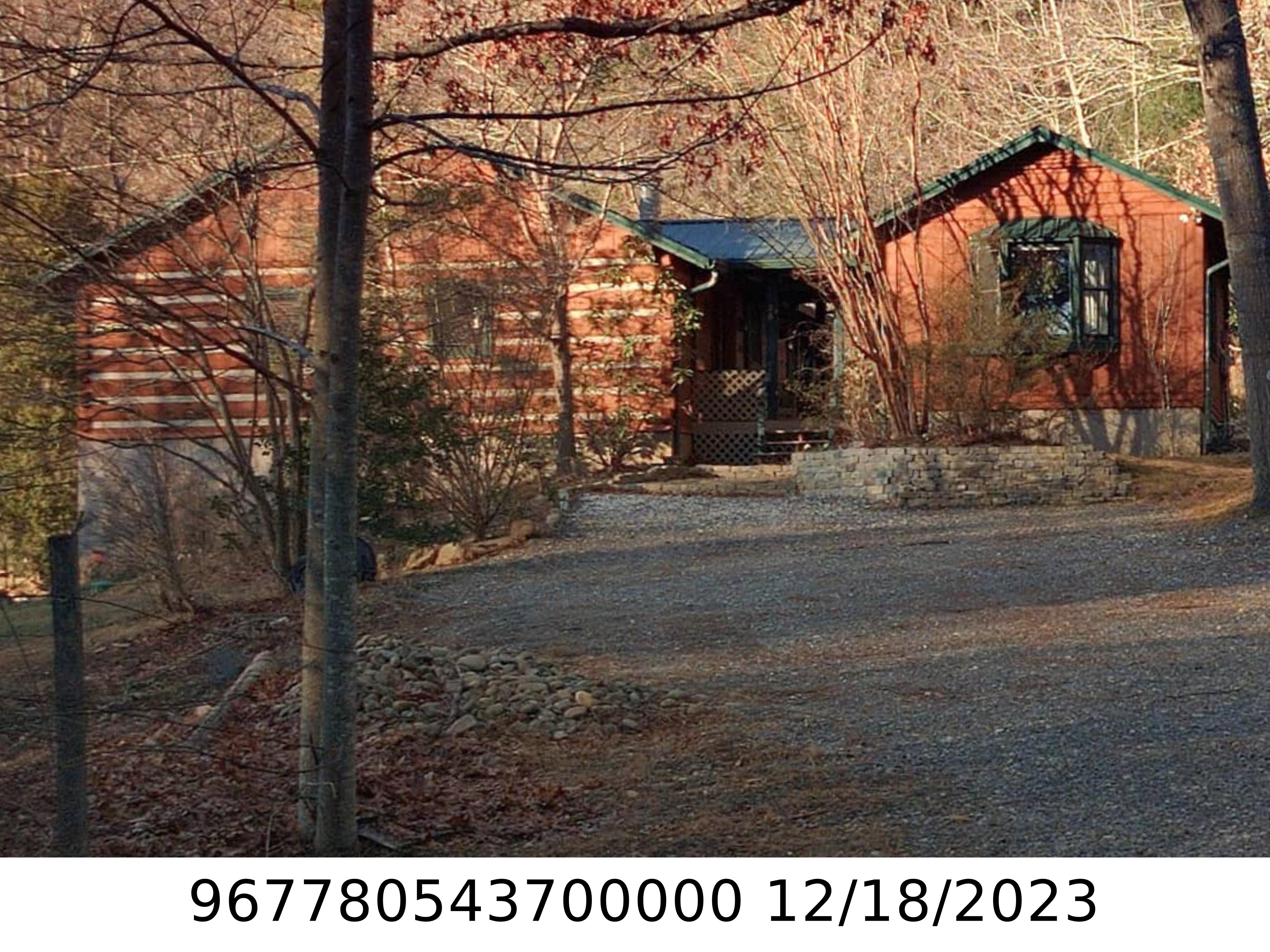 A picture of the property located at 26 COPPERHEAD XING, FAIRVIEW NC 28730.