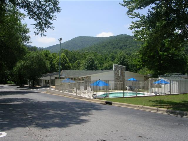 A picture of the property located at 1415 TUNNEL RD, ASHEVILLE NC 28805.