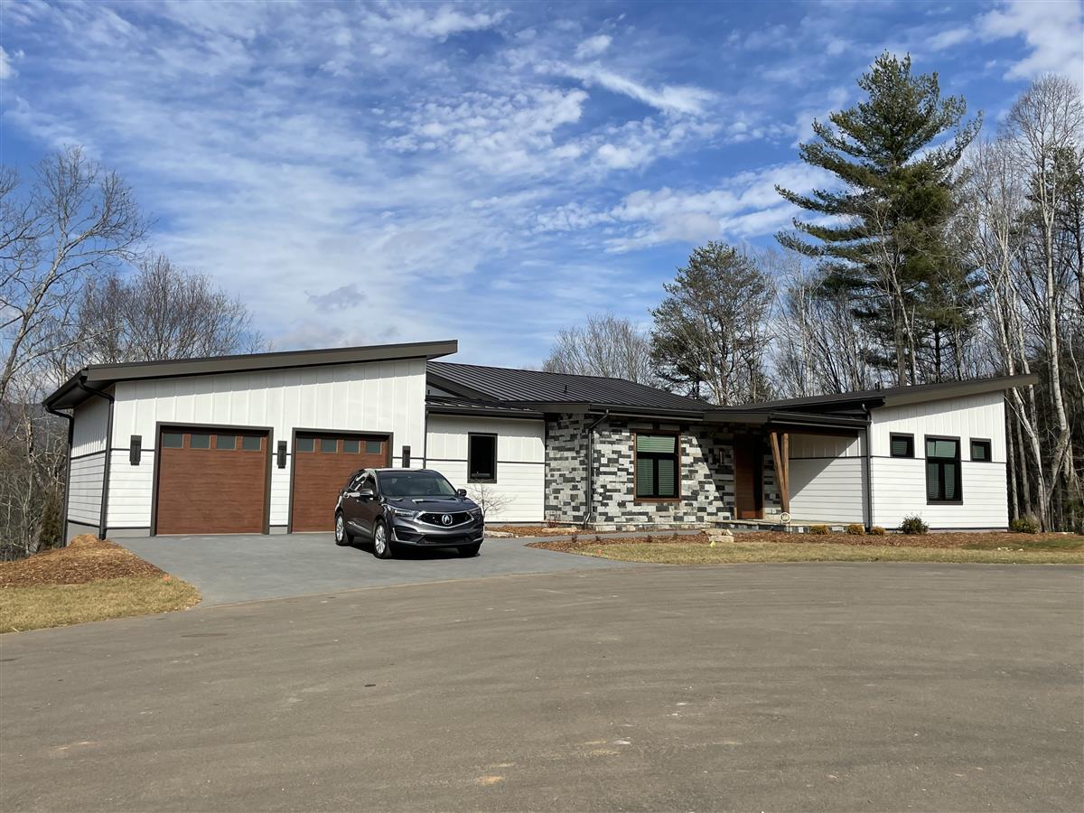 A picture of the property located at 166 RIVERBEND FOREST DR, ASHEVILLE NC 28805.