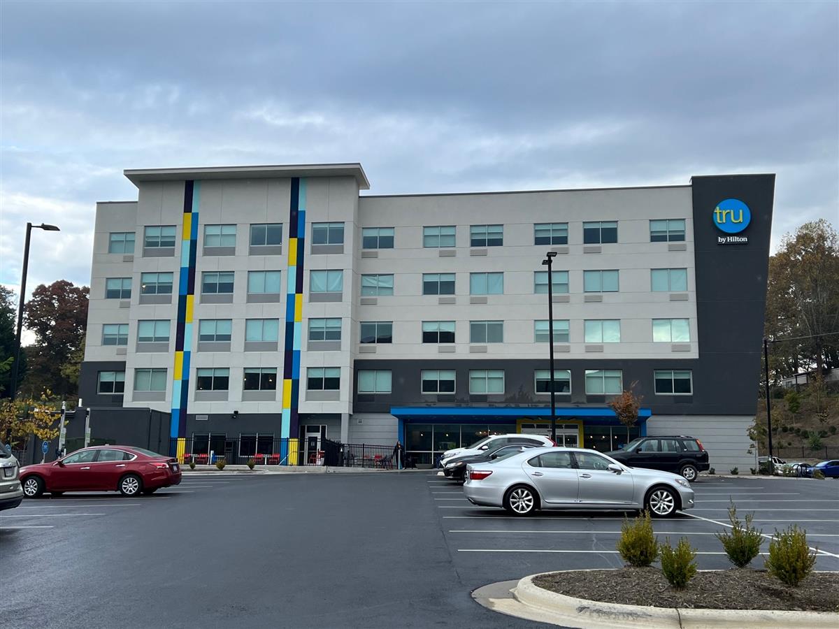 A picture of the property located at 1500 TUNNEL RD # 114, ASHEVILLE NC 28805.