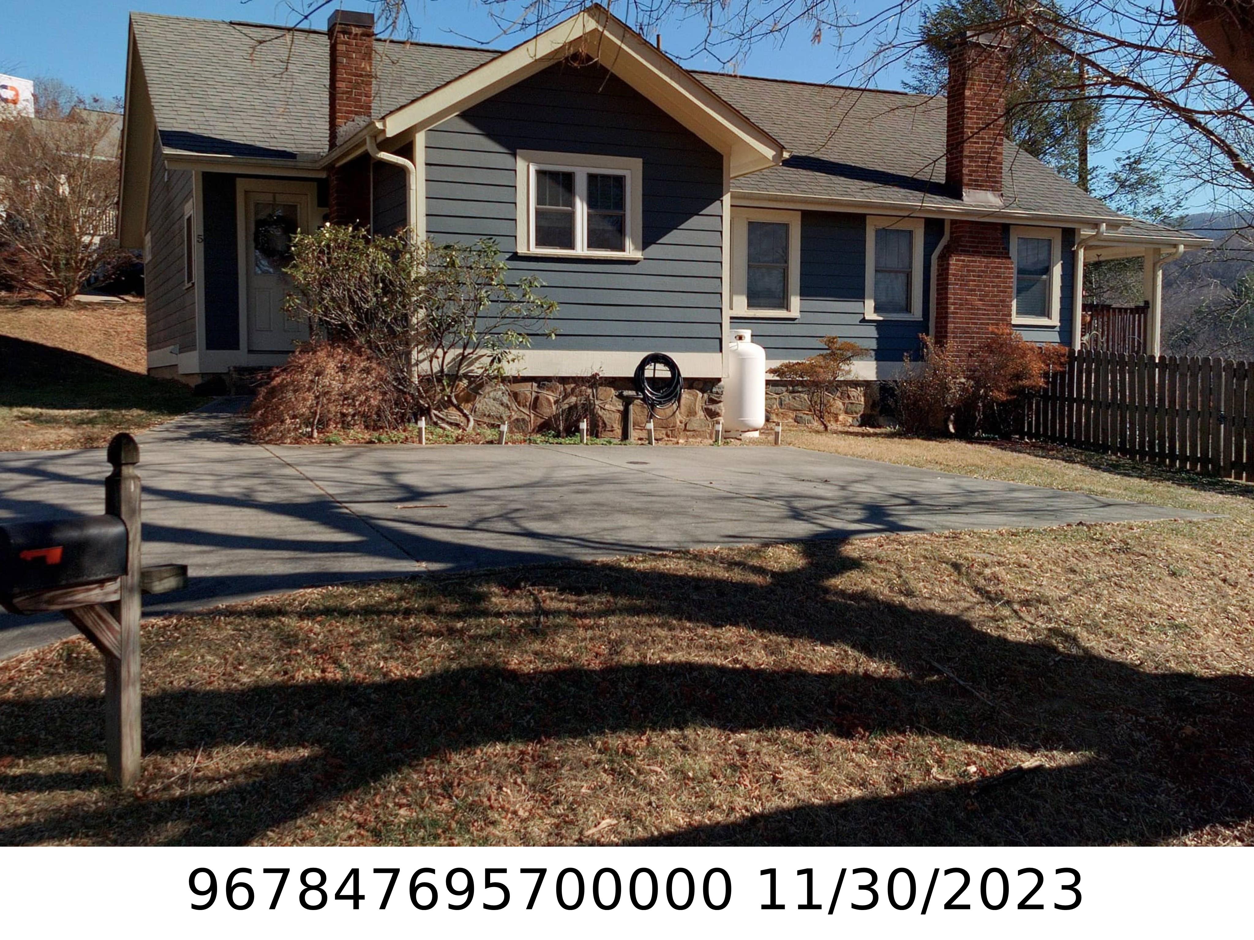 A picture of the property located at 5 TEEMS LN, ASHEVILLE NC 28805.