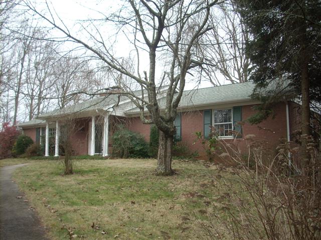 A picture of the property located at 118 COLLEGE CIR, SWANNANOA NC 28778.