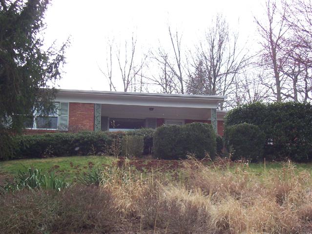 A picture of the property located at 122 COLLEGE CIR, SWANNANOA NC 28778.