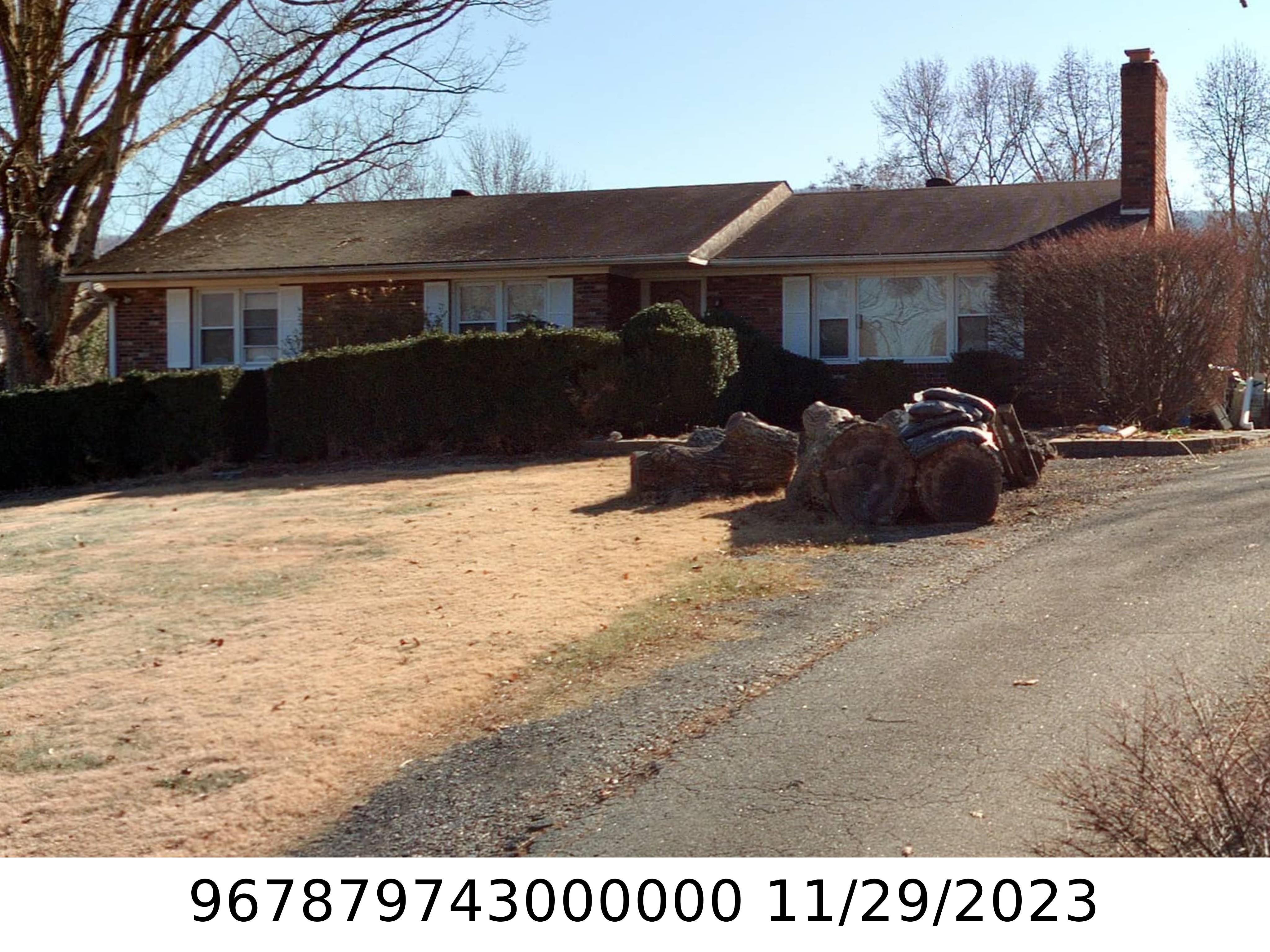 A picture of the property located at 126 COLLEGE CIR, SWANNANOA NC 28778.