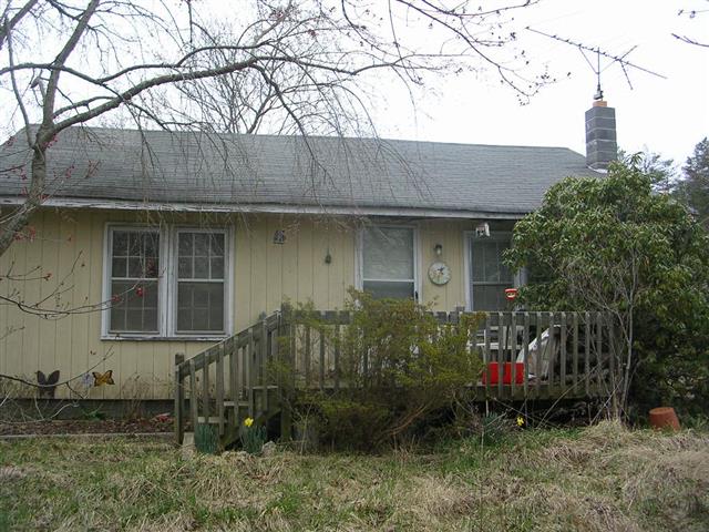 A picture of the property located at 15 TOM RICKARD LN, SWANNANOA NC 28778.