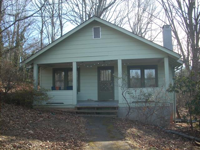 A picture of the property located at 311 HICKORY LN, ASHEVILLE NC 28805.