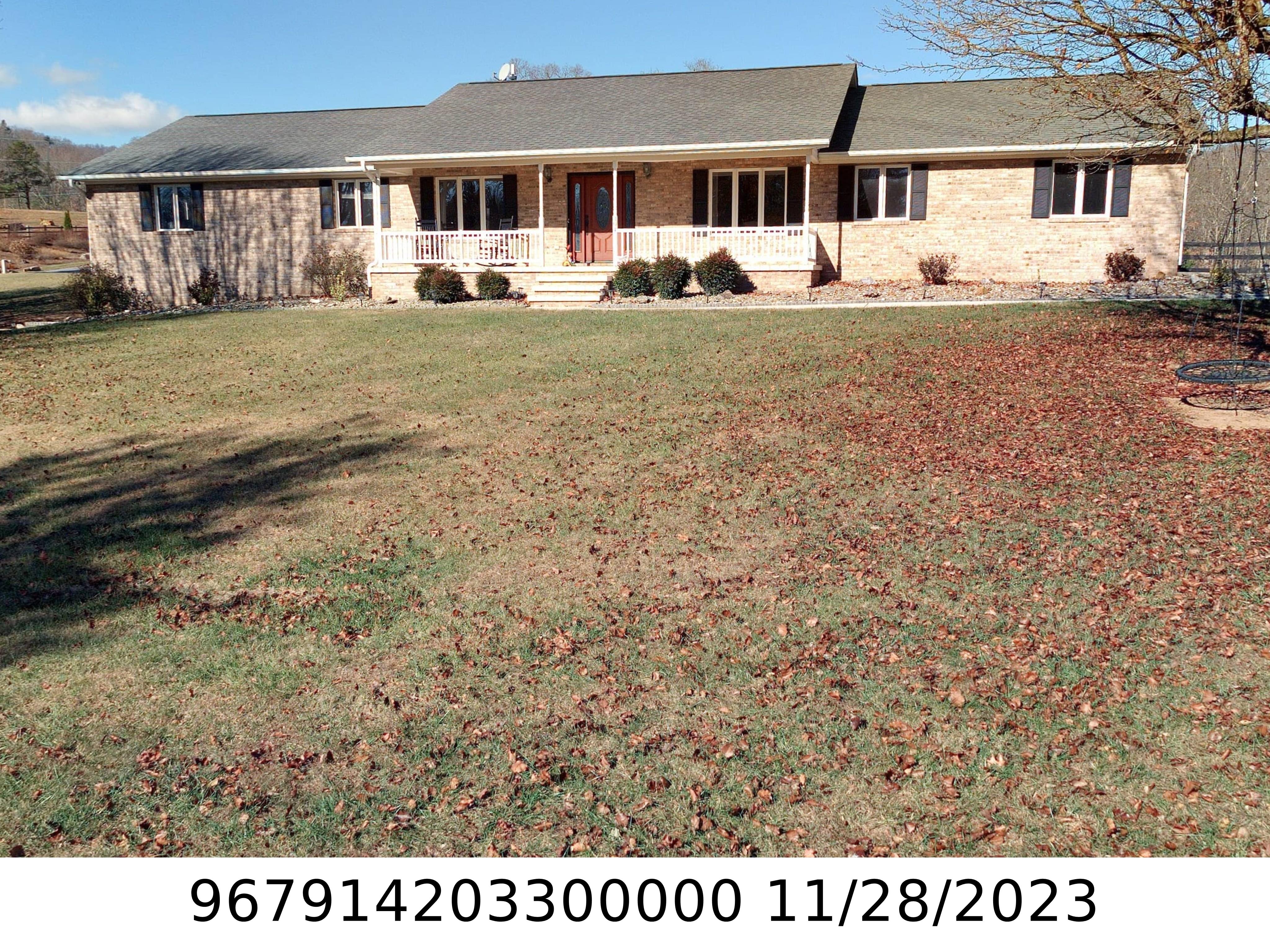 A picture of the property located at 304 HICKORY LN, ASHEVILLE NC 28805.