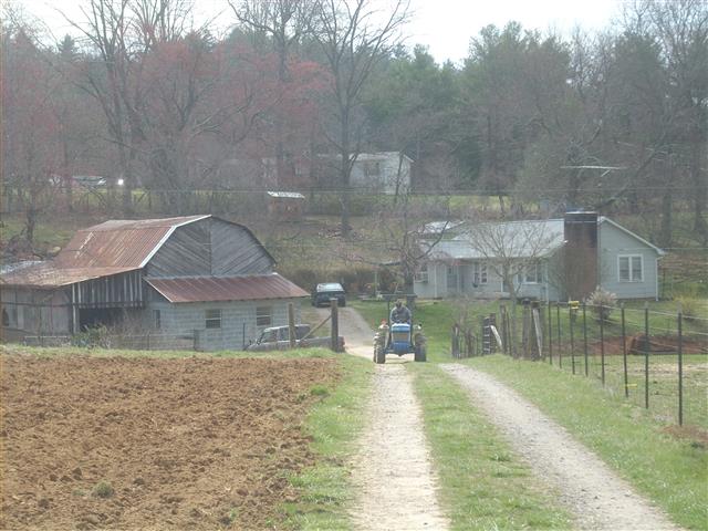 A picture of the property located at 95 DILLINGHAM CIR, ASHEVILLE NC 28805.