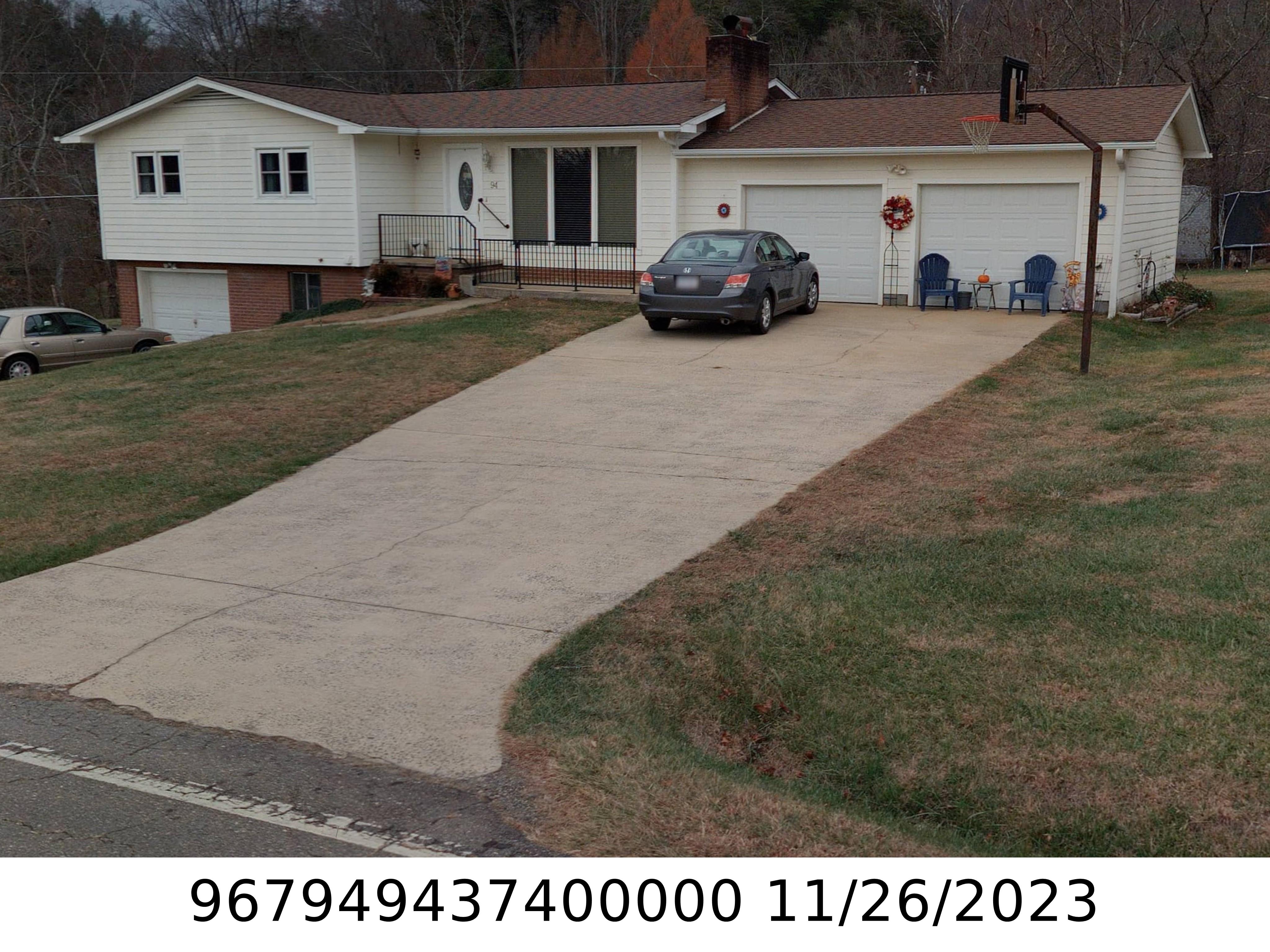 A picture of the property located at 94 DILLINGHAM CIR, ASHEVILLE NC 28805.