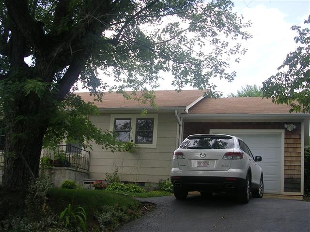 A picture of the property located at 110 DILLINGHAM CIR, ASHEVILLE NC 28805.