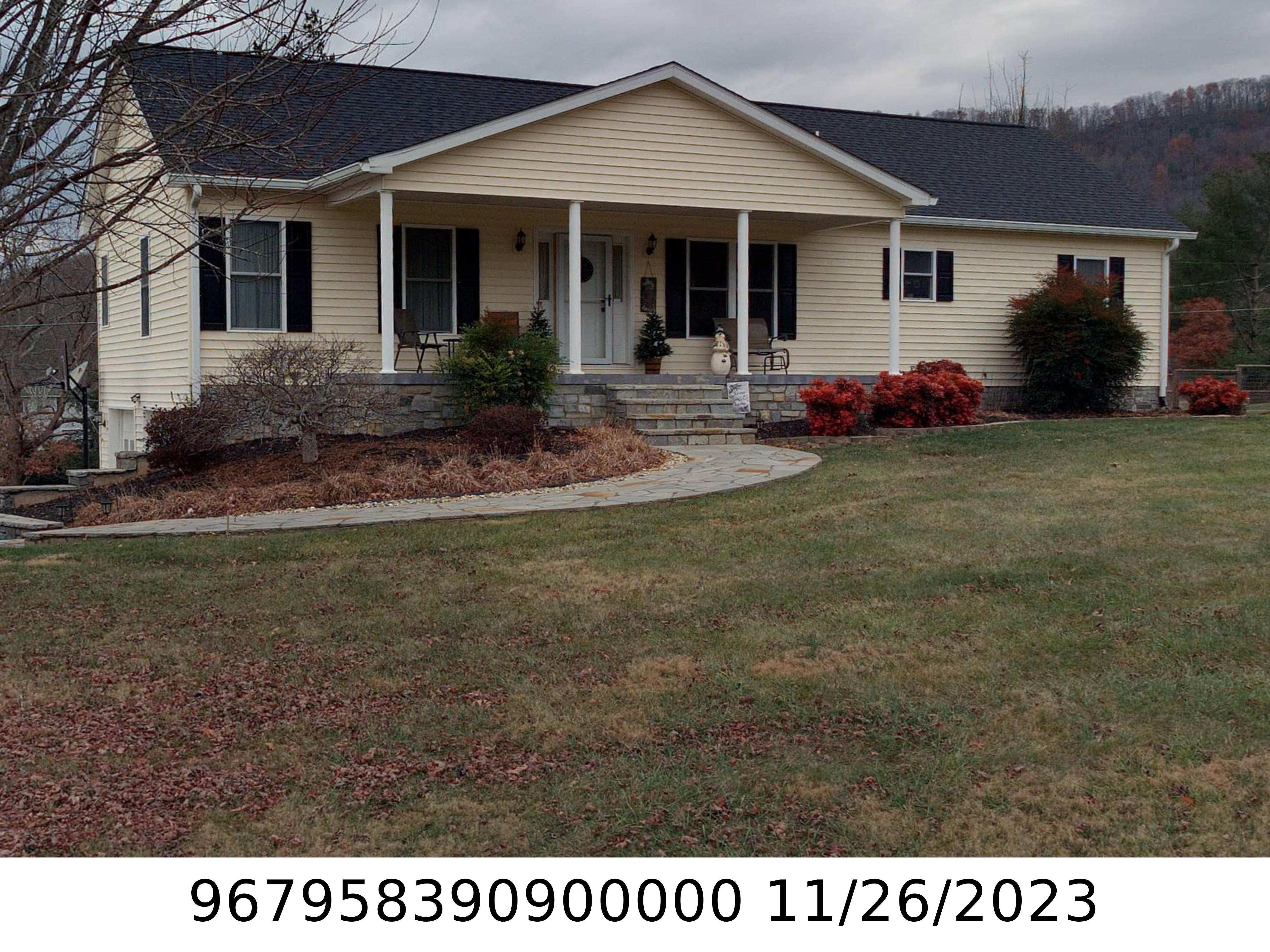 A picture of the property located at 150 DILLINGHAM CIR, ASHEVILLE NC 28805.