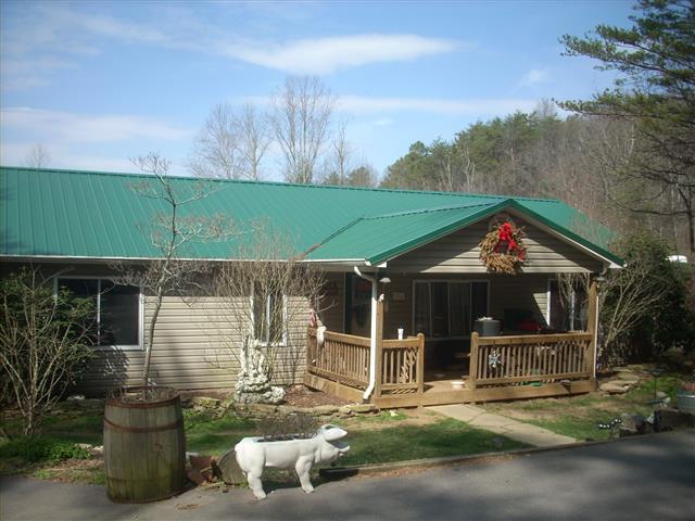 A picture of the property located at 196 DILLINGHAM CIR, ASHEVILLE NC 28805.