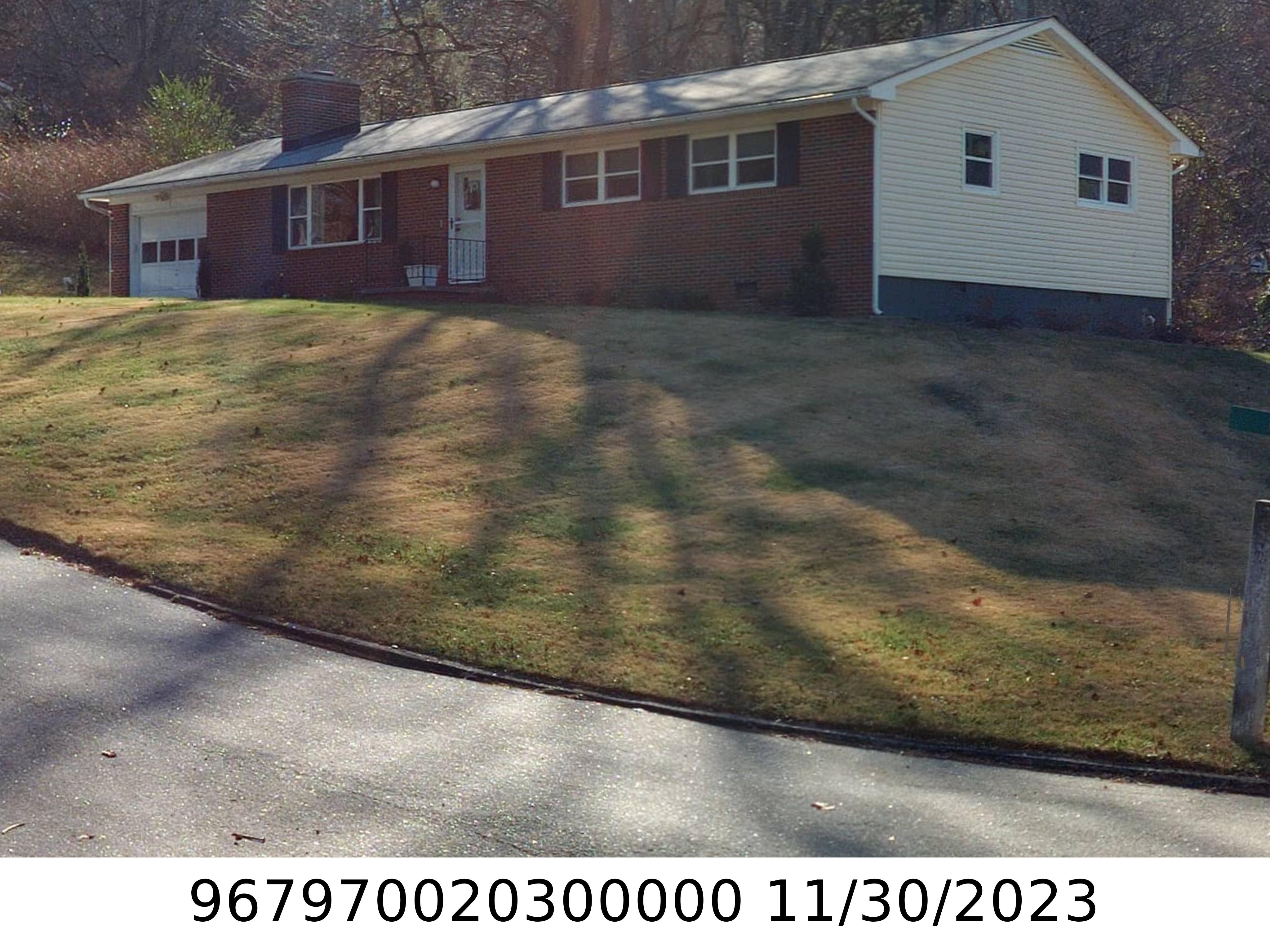 A picture of the property located at 100 COLLEGE PL, SWANNANOA NC 28778.