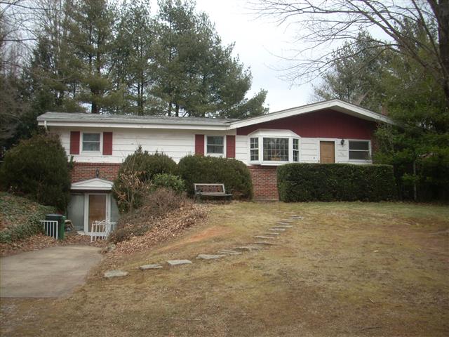 A picture of the property located at 100 COLLEGE CIR, SWANNANOA NC 28778.