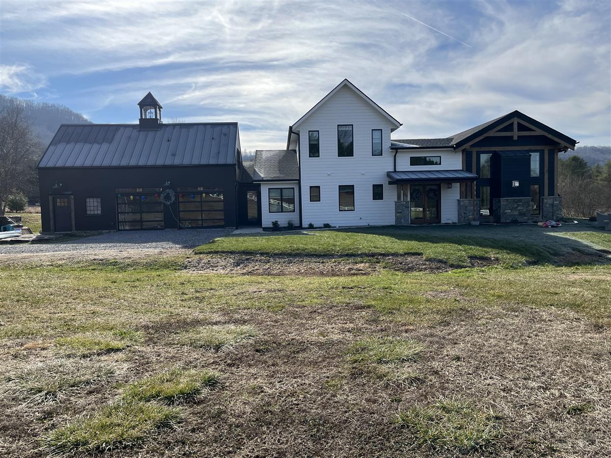 A picture of the property located at 30 GREENE LN UNINCORPORATED.