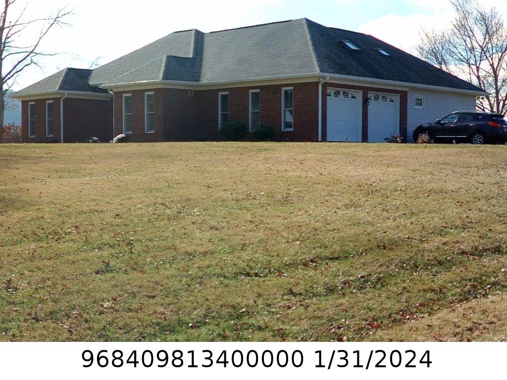 A picture of the property located at 32 BROADLEAF DR, FLETCHER NC 28732.