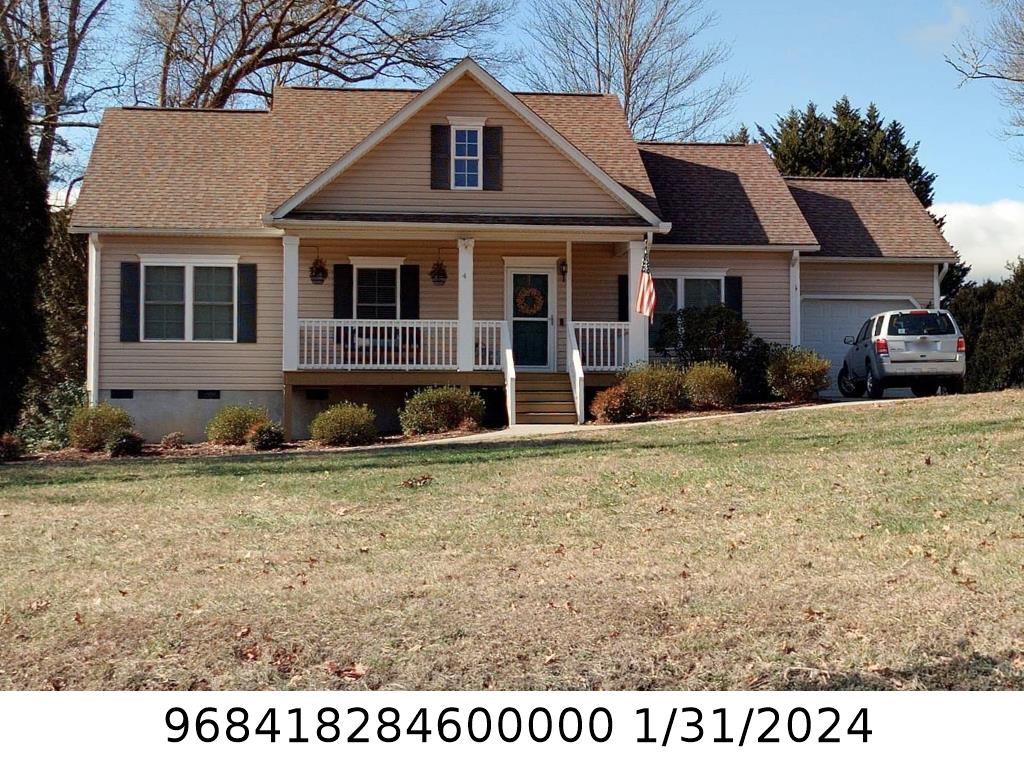 A picture of the property located at 4 GREENE LN, FLETCHER NC 28732.