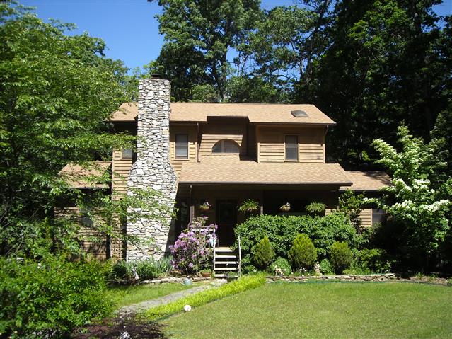 A picture of the property located at 1 MEGAN LN, FLETCHER NC 28732.