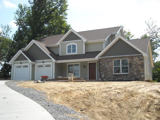 A picture of the property located at 98 SOVEREIGN LN, FAIRVIEW NC 28730.