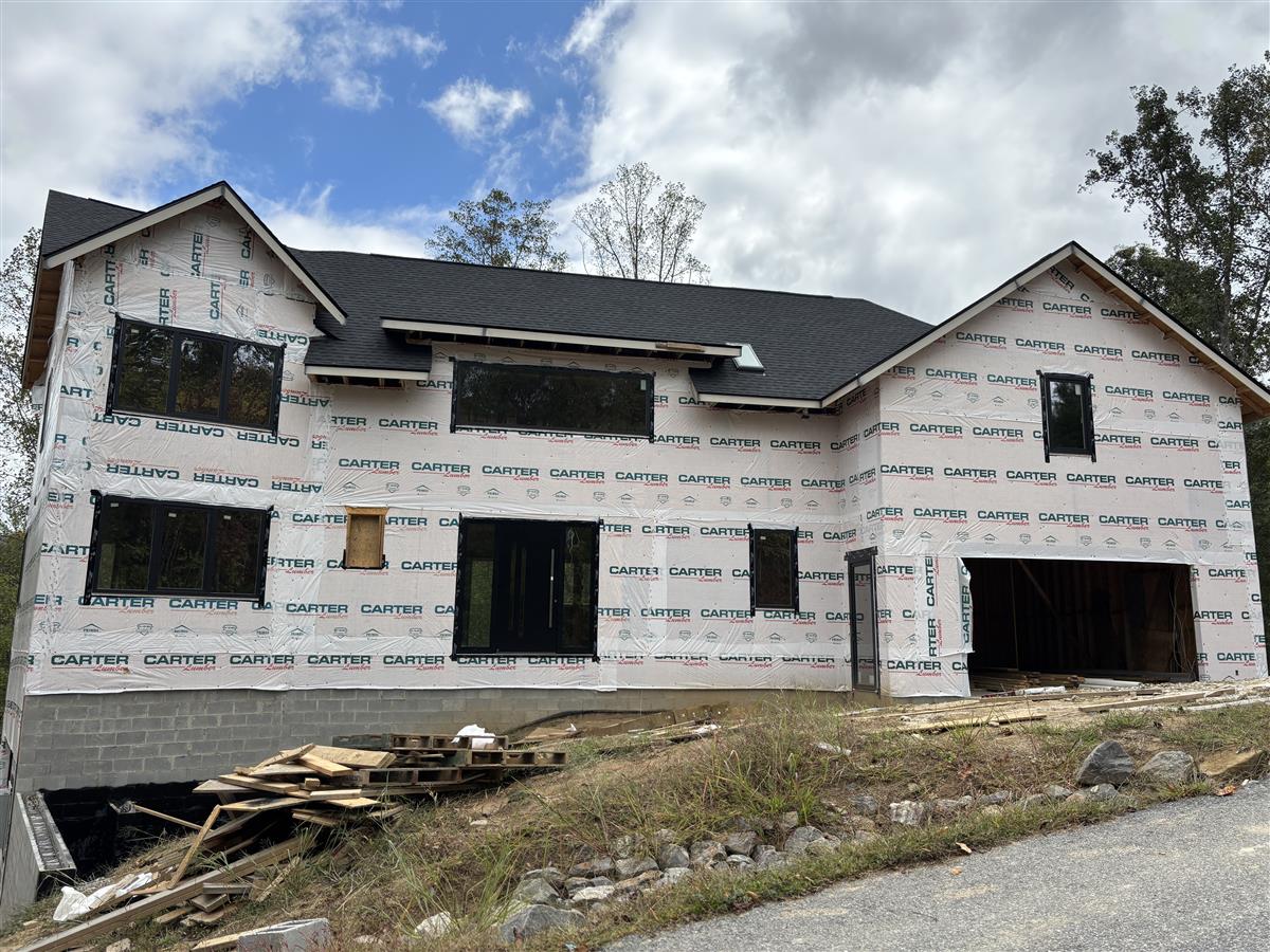 A picture of the property located at 78 SOVEREIGN LN, FAIRVIEW NC 28730.