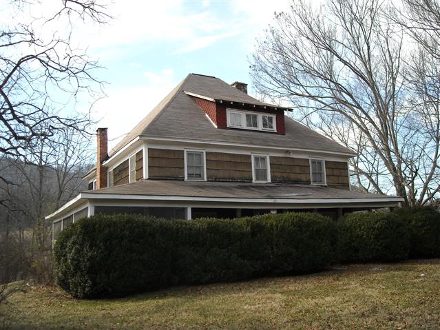 A picture of the property located at 569 BRUSH CREEK RD, FAIRVIEW NC 28730.