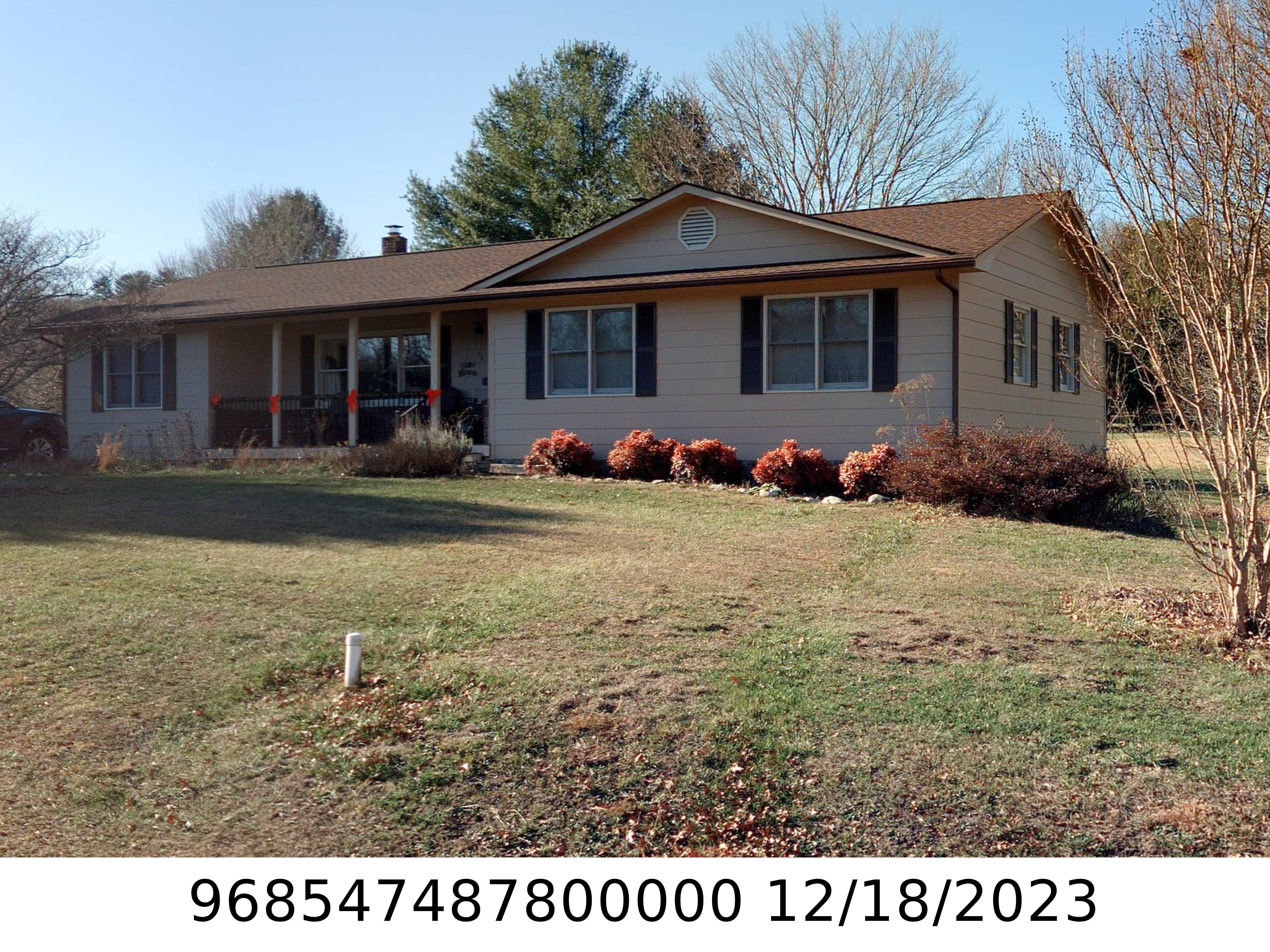 A picture of the property located at 58 CANE CREEK CIR, FAIRVIEW NC 28730.