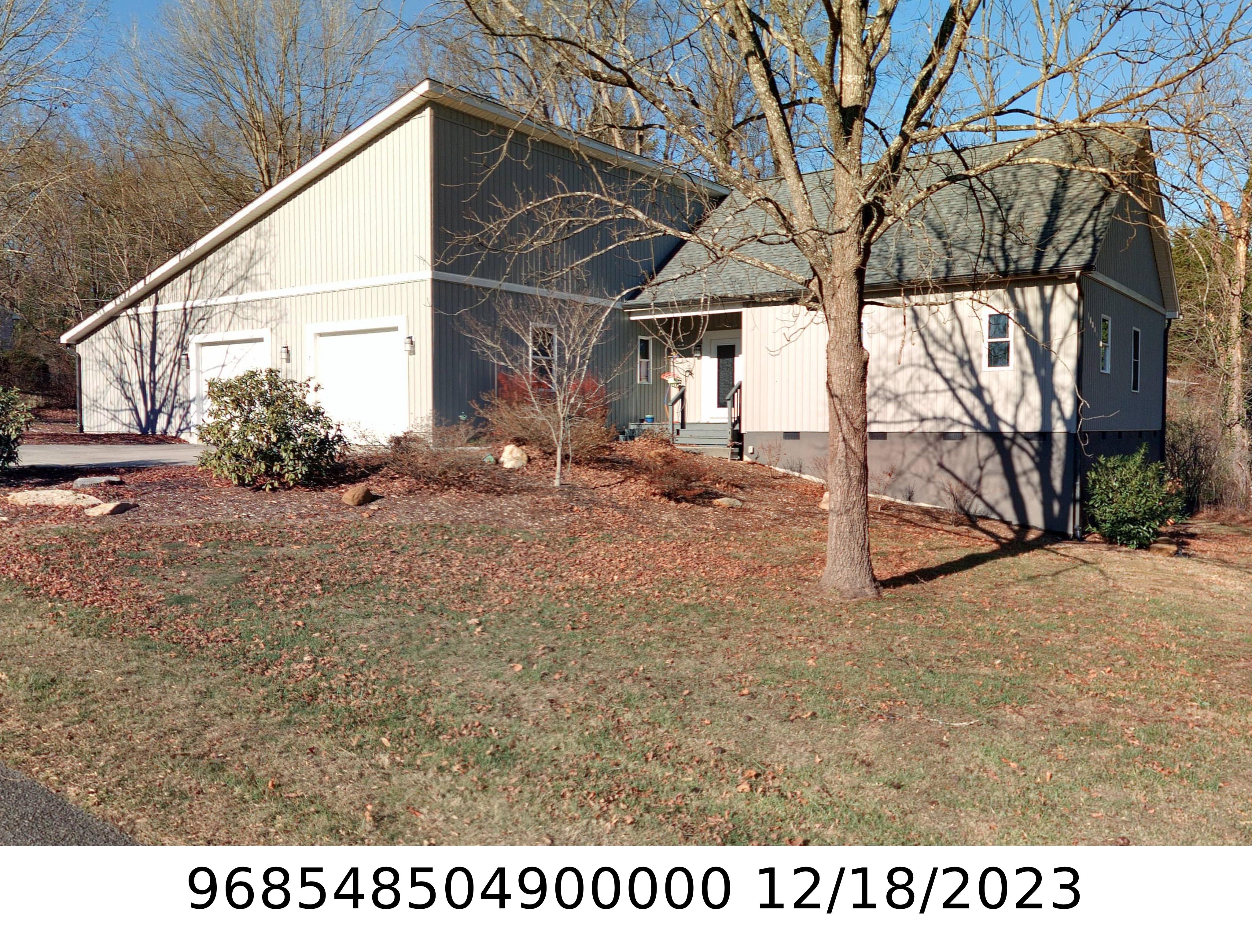 A picture of the property located at 7 CANE CREEK CIR, FAIRVIEW NC 28730.