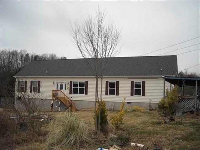 A picture of the property located at 18 SAXON HL, FAIRVIEW NC 28730.