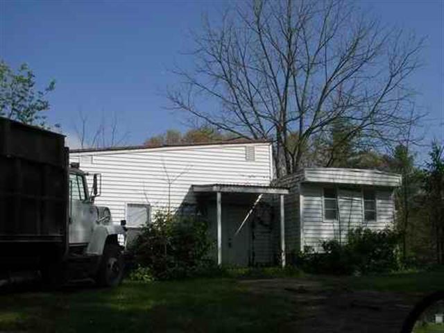 A picture of the property located at 1097 UPPER BRUSH CREEK RD UNINCORPORATED.