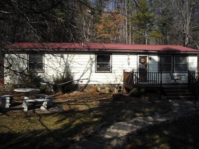 A picture of the property located at 30 DAVIS LN, FAIRVIEW NC 28730.