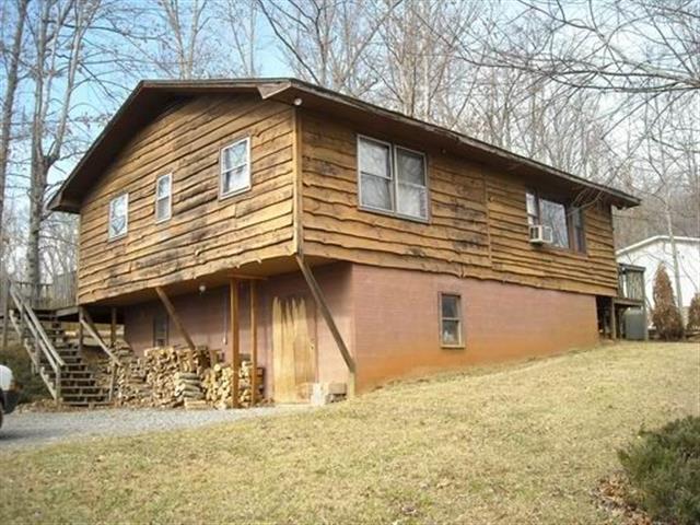 A picture of the property located at 55 HARWOOD LN, FAIRVIEW NC 28730.
