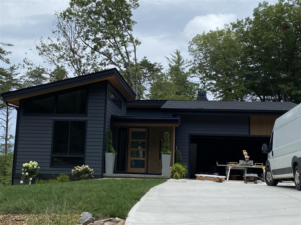 A picture of the property located at 60 CROSSINGS CIR, FAIRVIEW NC 28730.