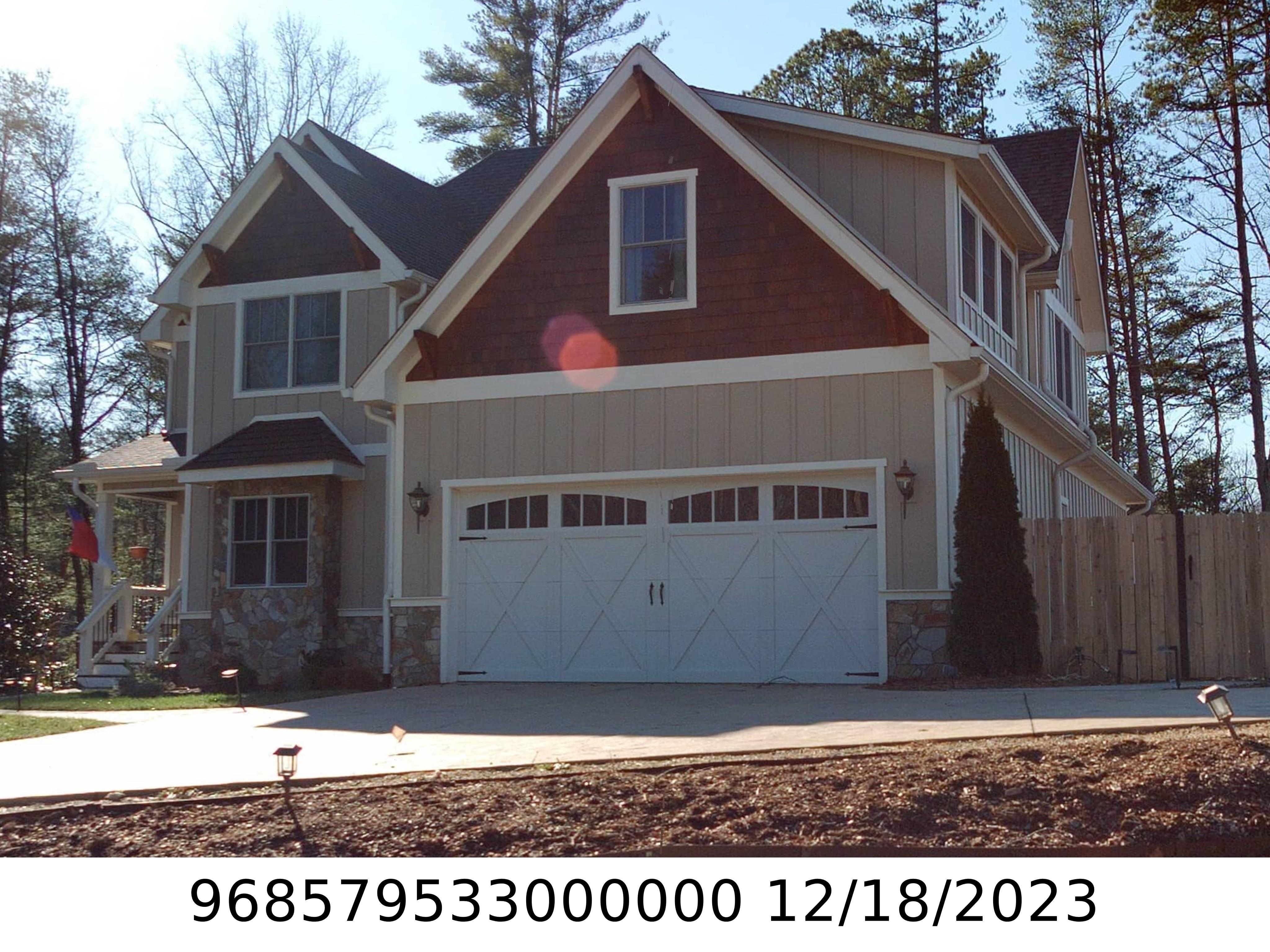 A picture of the property located at 4 CROSSINGS CIR, FAIRVIEW NC 28730.