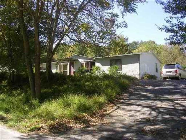 A picture of the property located at 260 BETHANY CHURCH RD, FAIRVIEW NC 28730.