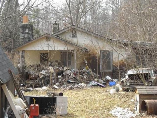 A picture of the property located at 23 HARWOOD LN, FAIRVIEW NC 28730.