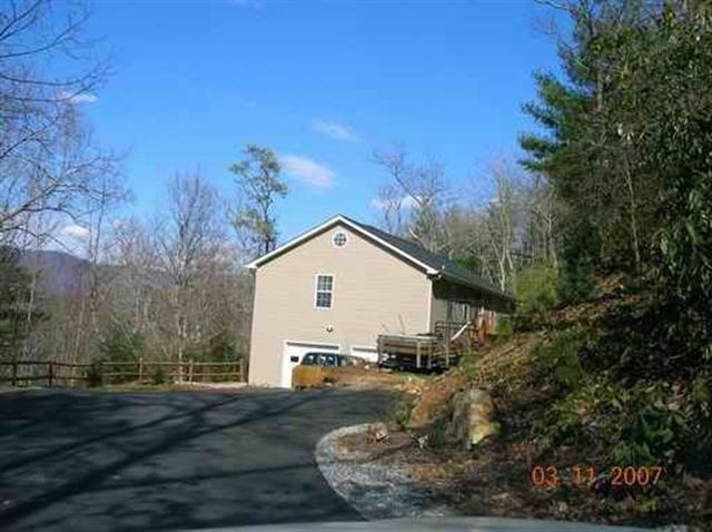 A picture of the property located at 100 PHEASANT RIDGE RD, FAIRVIEW NC 28730.