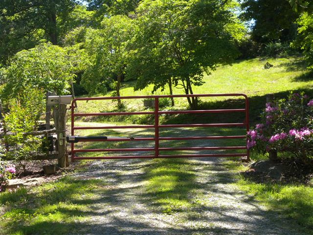 A picture of the property located at 35 ROSEANNE LN UNINCORPORATED.