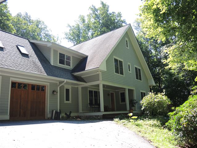 A picture of the property located at 61 ROSEANNE LN, FAIRVIEW NC 28730.