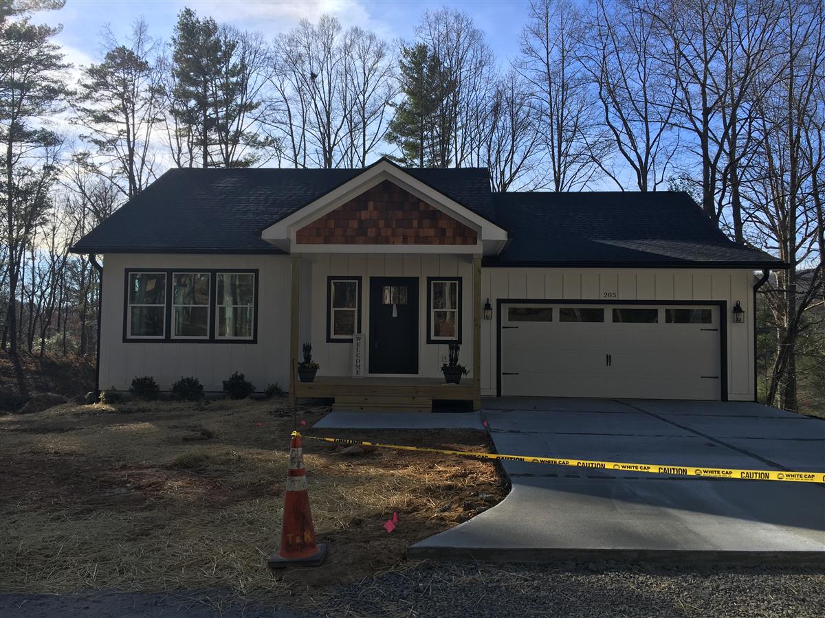 A picture of the property located at 205 FALL LEAVES DR UNINCORPORATED.