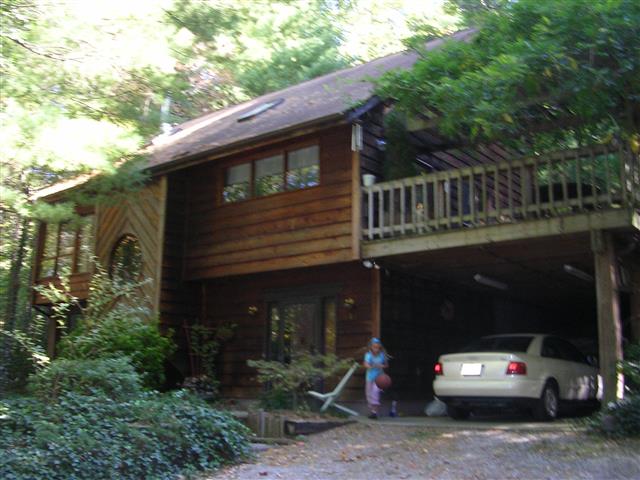 A picture of the property located at 11 SPRING LN, FAIRVIEW NC 28730.
