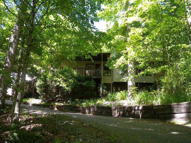 A picture of the property located at 32 SPRING LN, FAIRVIEW NC 28730.