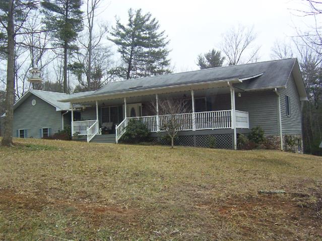 A picture of the property located at 16 WILD IRIS LN, FAIRVIEW NC 28730.
