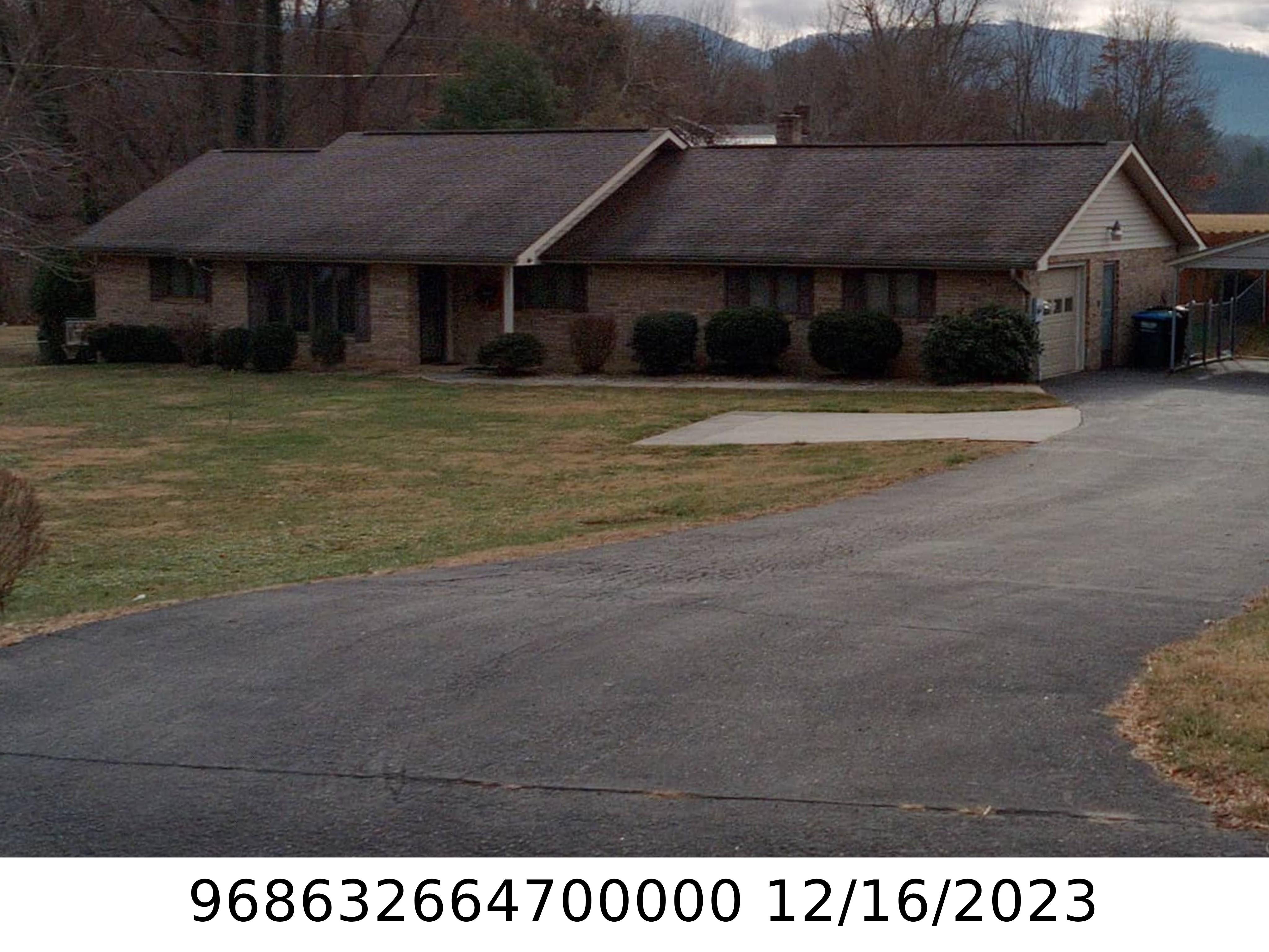 A picture of the property located at 1287 CHARLOTTE HWY, FAIRVIEW NC 28730.