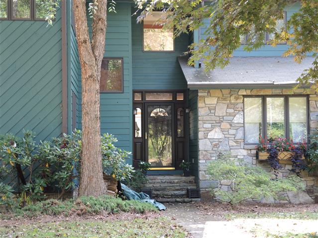 A picture of the property located at 34 PEACEFUL PL, FAIRVIEW NC 28730.