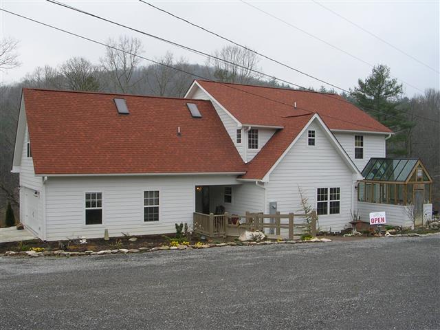 A picture of the property located at 14 BONN E LN, FAIRVIEW NC 28730.