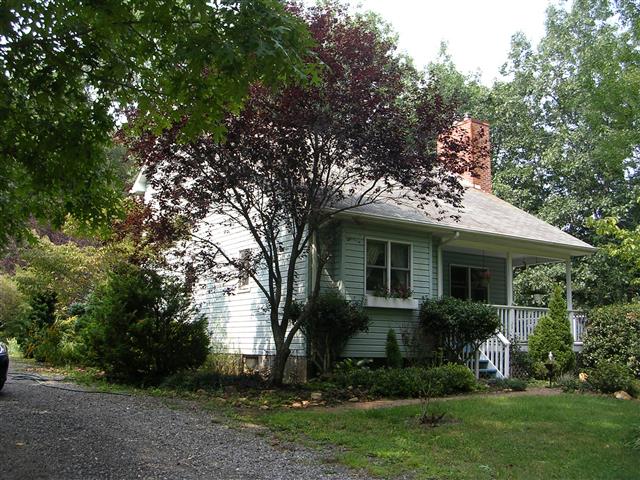 A picture of the property located at 43 BONN E LN, FAIRVIEW NC 28730.