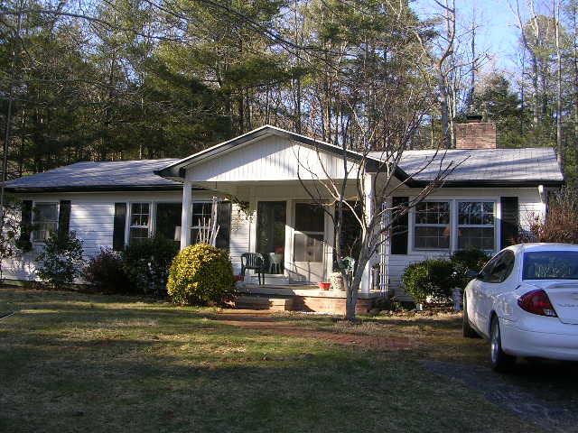 A picture of the property located at 52 BONN E LN, FAIRVIEW NC 28730.
